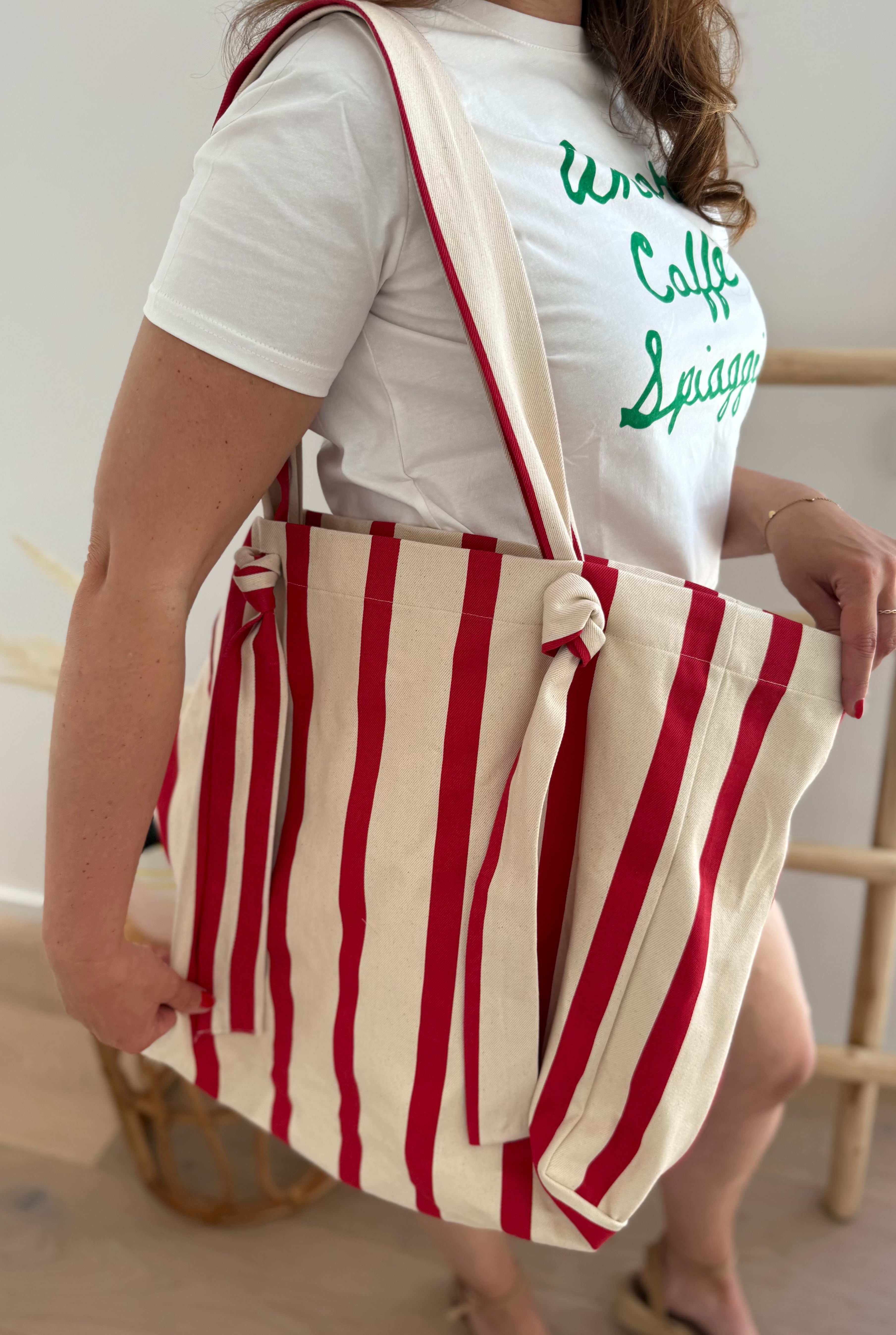 Große Shopperbag aus strapazierfähigem Denim Material in rot beige gestreift